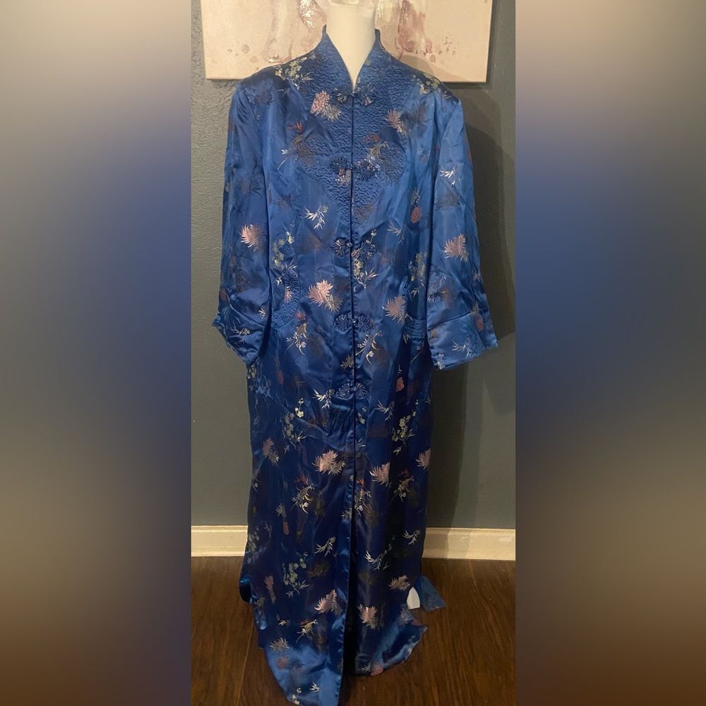Vintage Peony brand satin brocade Asian robe in blue size 42